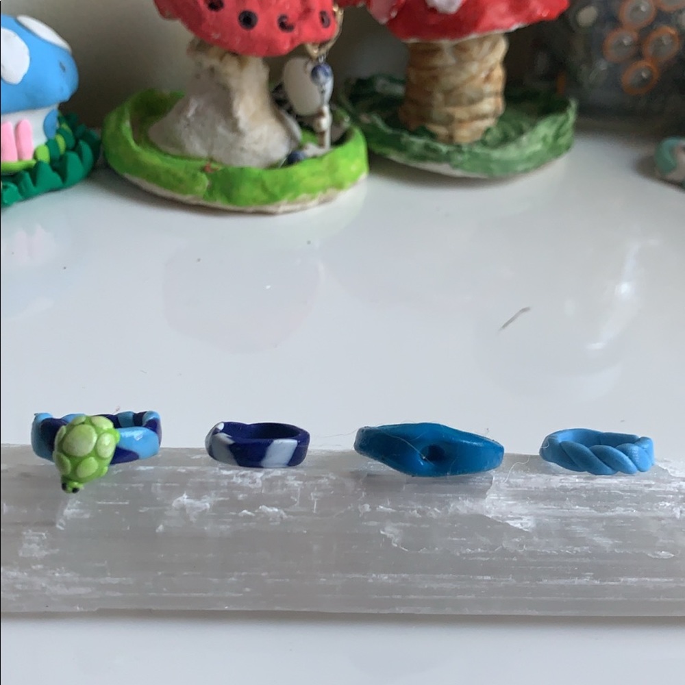 Blue random ring set